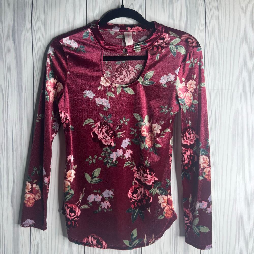 No Boundaries Women's Velvet Floral Long Sleeve T-Shirt Small Coquette Whimsey
